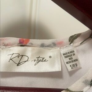 RD Style White and Pink Floral Pleated Blouse